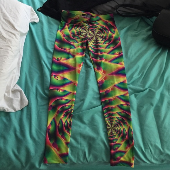 Neon Fractal Pattern Leggings