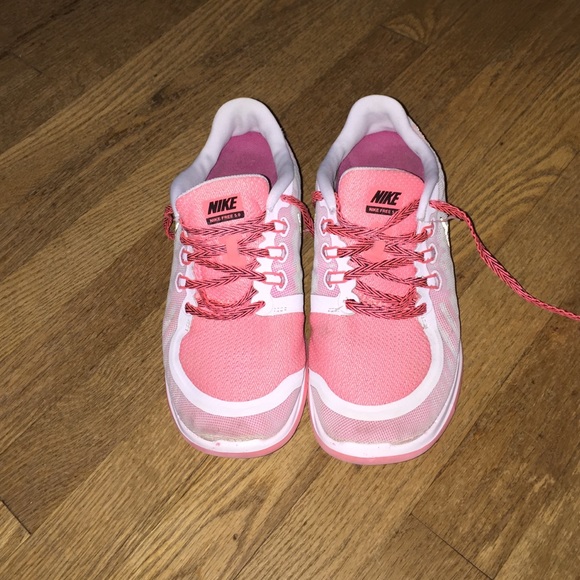 Nike Shoes - Nike Free Run 5.0