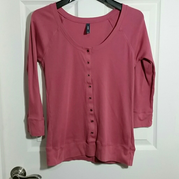 Old Navy 3/4 sleeves tshirt NWOT