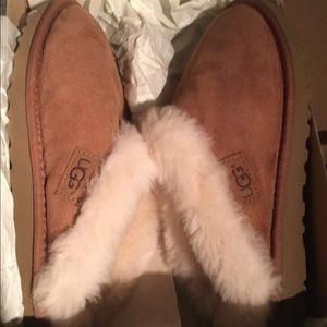 Ugg slippers NEW IN BOX