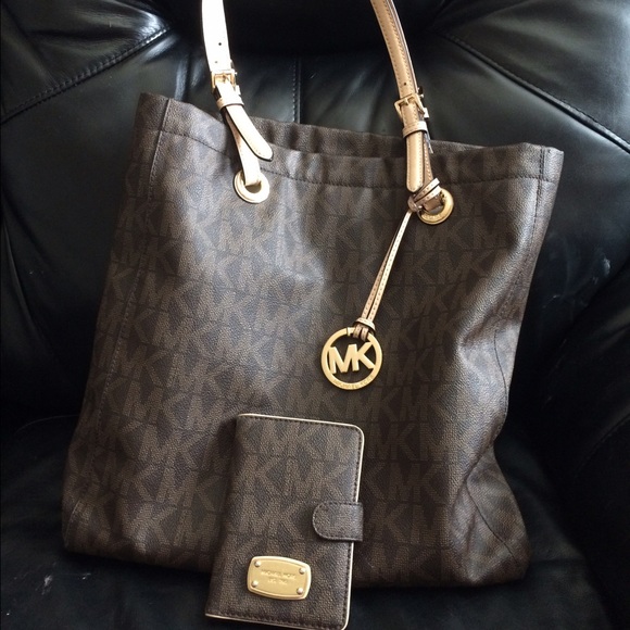 Michael kors purse + wallet