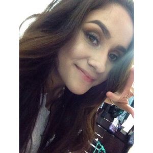 Meet your Posher, Ana