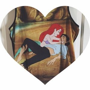 Disney's The Little Mermaid tank 🌊 ✨holding✨
