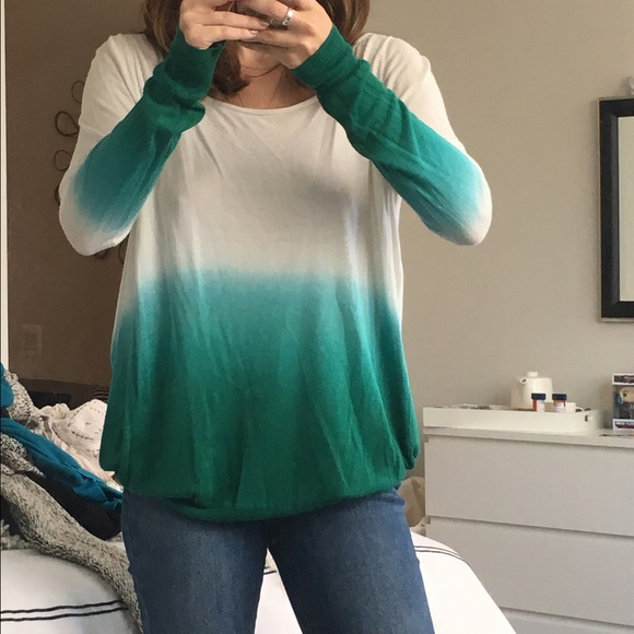 Backless ombré sweater
