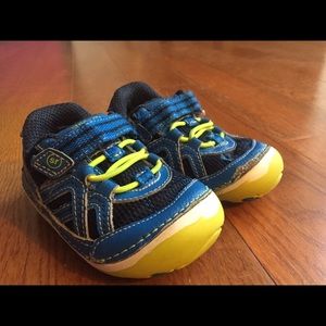 Stride rite boys 4w. Great condition!