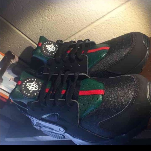 Shoes - Picture 2 of 4