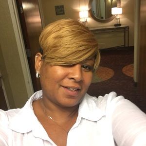 Meet your Posher, Crystal