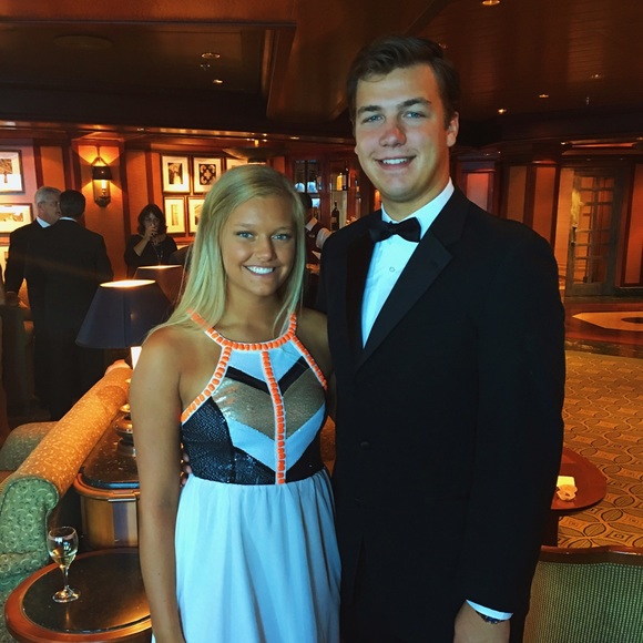 Meet your Posher, Allie - Picture 2 of 3