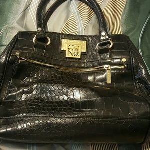 Anne klein tote