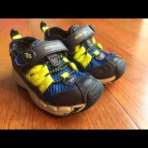 Stride rite made2play 4.5w boys.