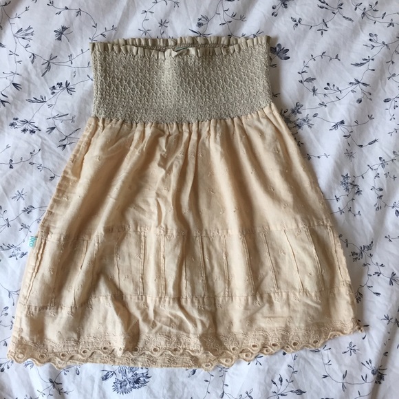 Hollister XS beautiful cream tubtop stretchy&flowy - Picture 4 of 4