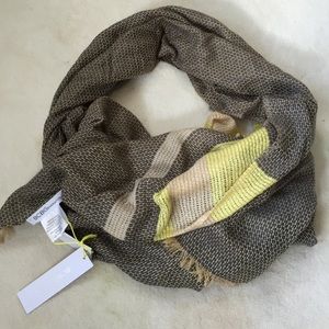 BCBG BLANKET SCARF