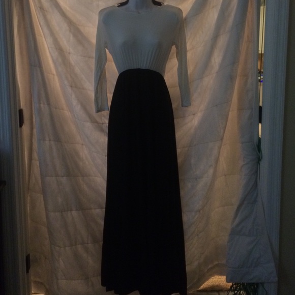 ✨hp💥Last one💥Flowy Open Back Draped Maxi Dress - Picture 2 of 4