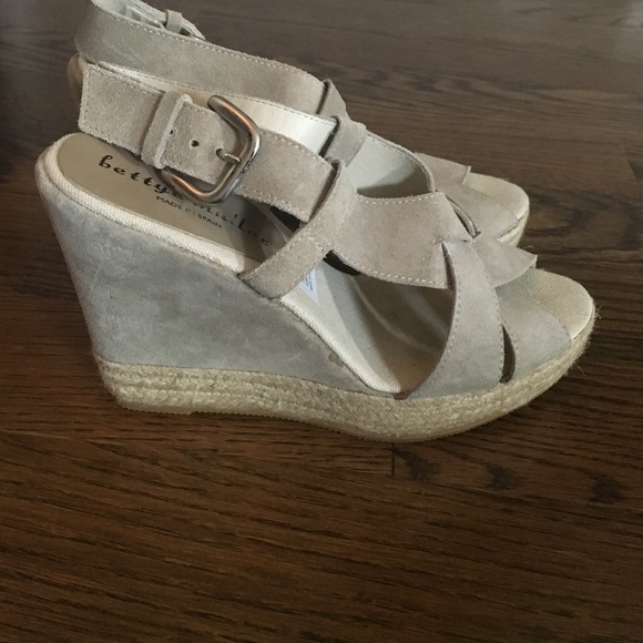 Bettye Muller, taupe, suede wedges