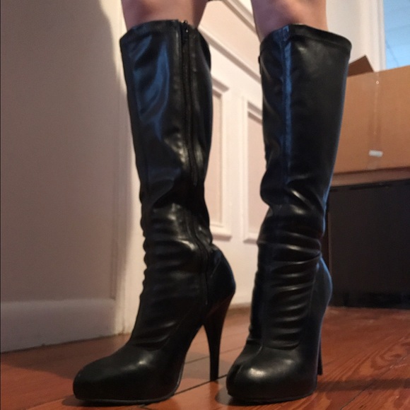 4.5 inch Steve Madden knee high boots - Picture 2 of 3