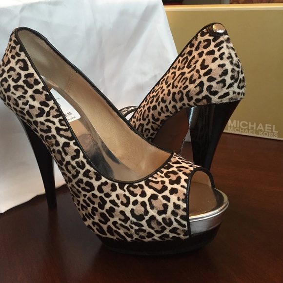 Michael Kors Pressley Platform heel