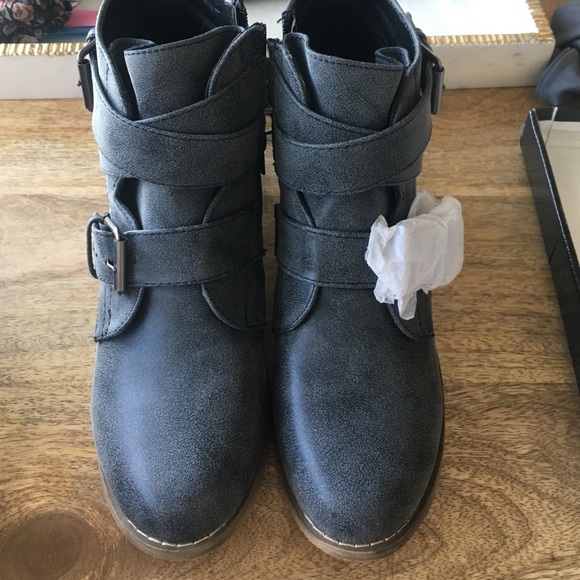 Grey pebbled leather Moto boots