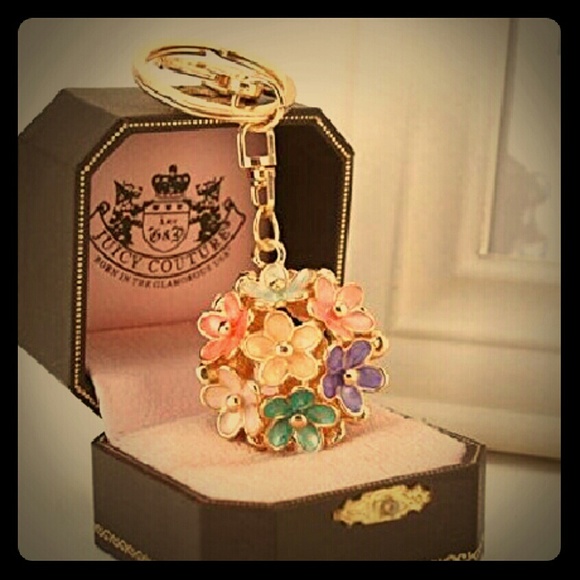 Flower rhinestone keychain