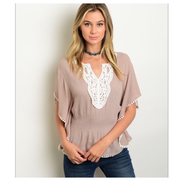 Lee's boutique Tops - TAUPE WHITE TOP