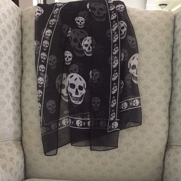 Skull Scarf