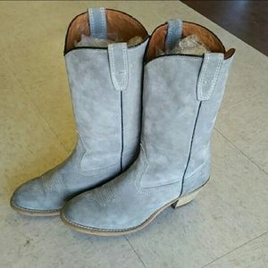 Vintage grey suede boots 🚨on hold