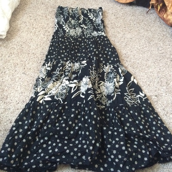 Beautiful strapless dress!
