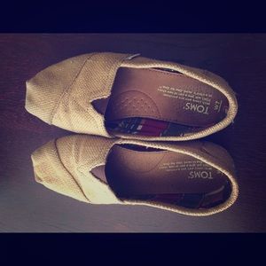 Toms shoes