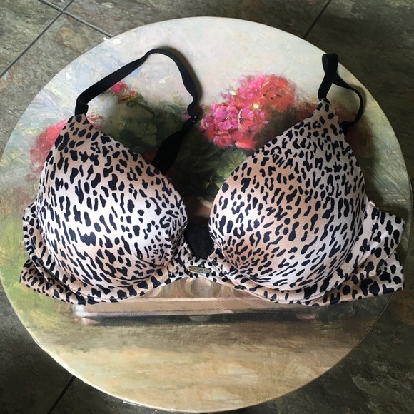 Victoria's Secret plunge bra