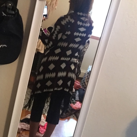 Cardigan - Picture 2 of 4