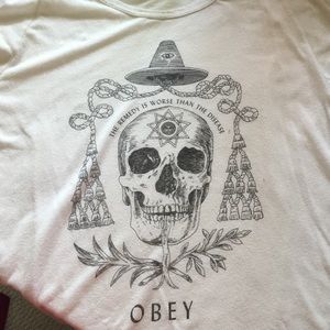 Oversize Obey tshirt