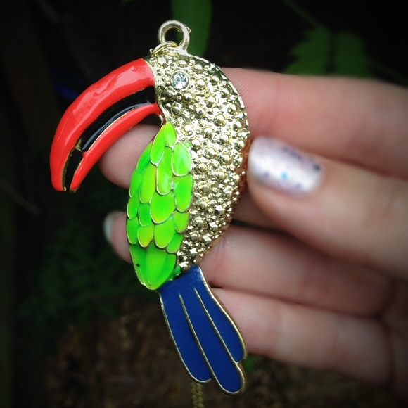 Jewelry - Tropical bird gold tone CZ necklace