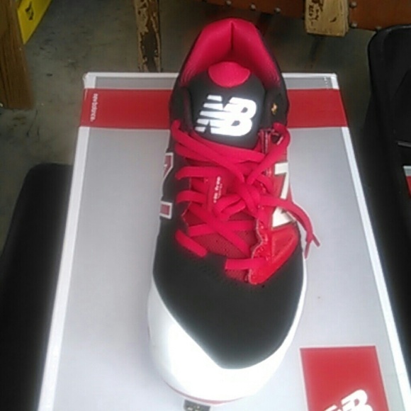 NEW SZ 8 MEN'S NEW BALANCE BASEBALL CLEATS - Picture 1 of 4