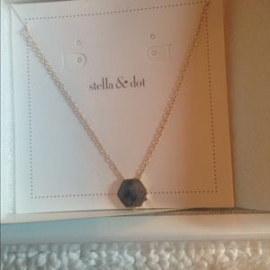 Stella Dot Nova Pendant Necklace