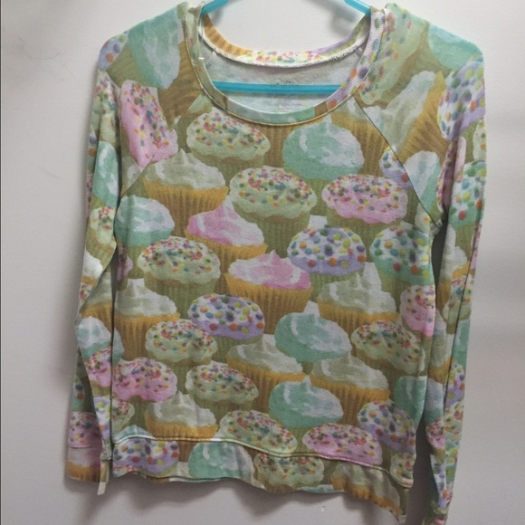 CUPCAKE SWEATER!!