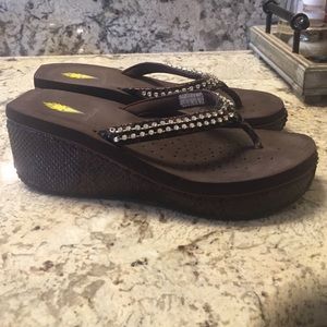 Like new beautiful Volatile sandals💗