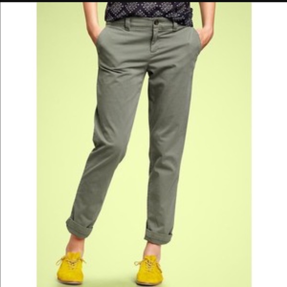 🎈Gap Broken in straight Khakis