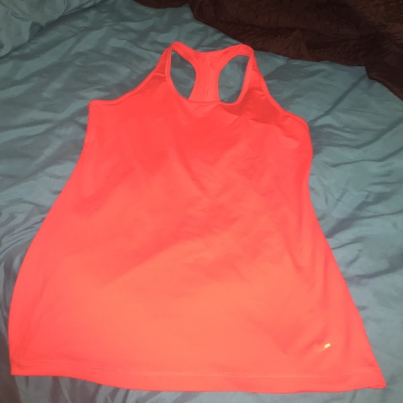 Nike dri fit size medium