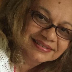 Meet your Posher, Debora