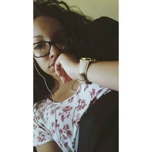 Meet your Posher, Carrie