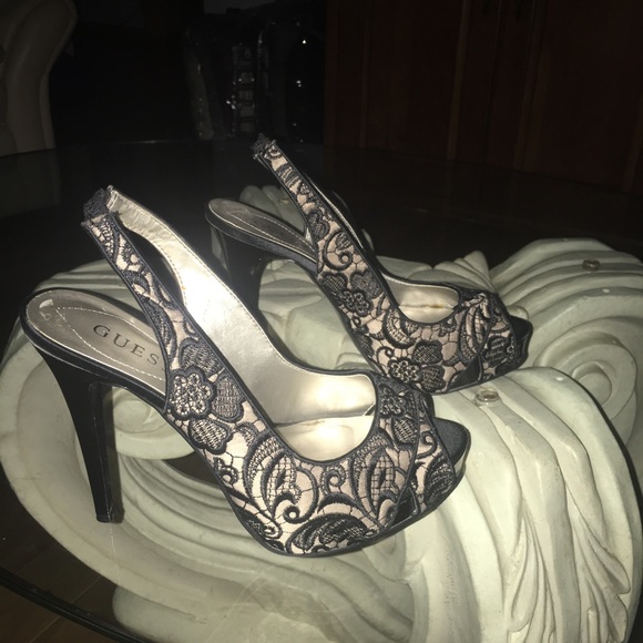 1 pair of heels