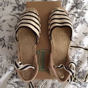 Soludos Classic Strip Sandals in Natural Black sz8