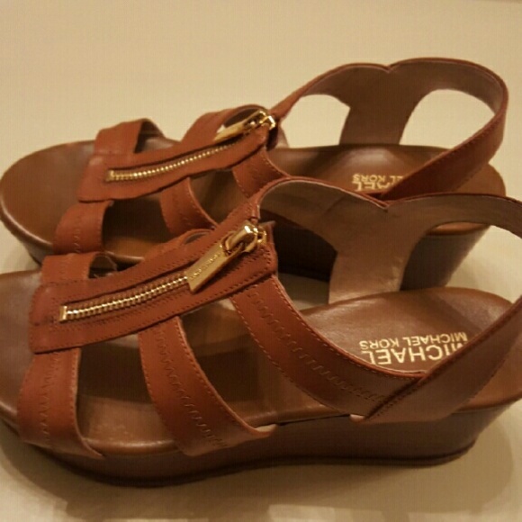 Michael Kors Original Wedges - Picture 2 of 4