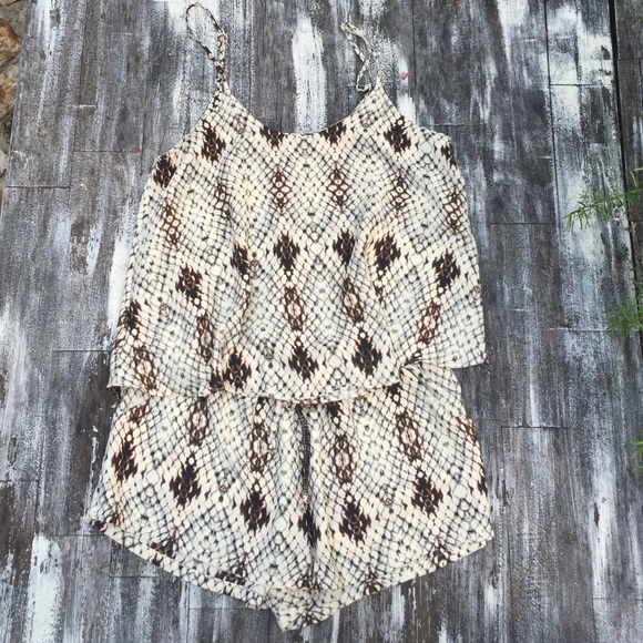 OLIVACEOUS two-piece short set