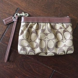 Coach wristlet - great condition!