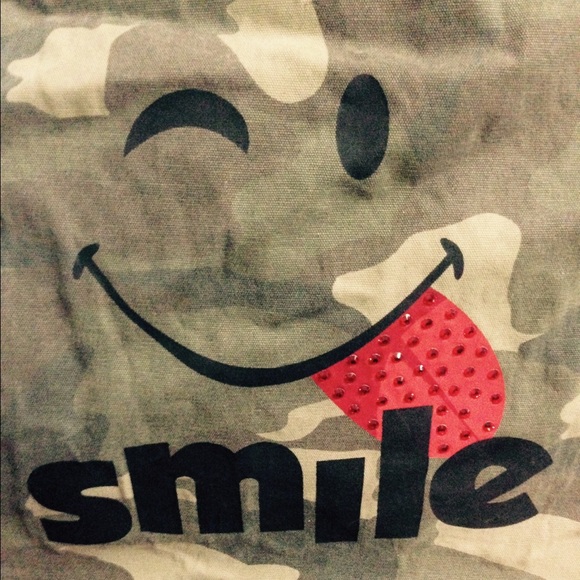 Teen messenger bag army/smile face. Worn 3 times.