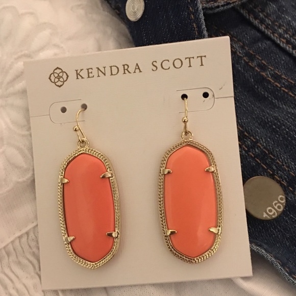 Coral Kendra Scott Elle Earrings