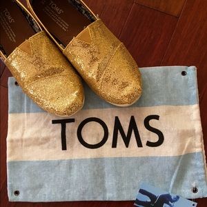 Never Worn Gold TOMS!