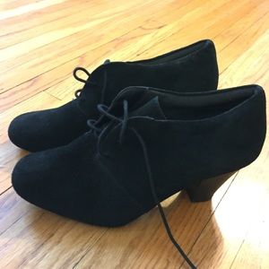 Black suede Ankle boots by Clarks