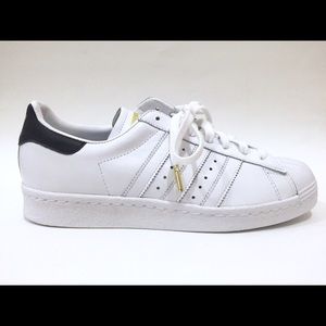 Adidas superstars  CLOSET CLEANOUT SALE