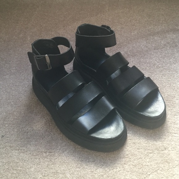 Dr. Martens Clarissa Sandal